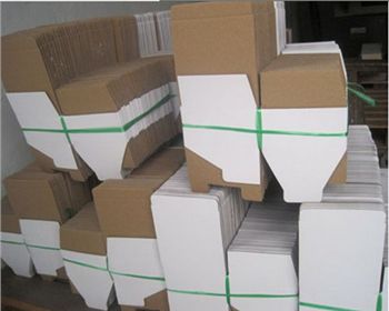 彩印包裝半成(chéng)品存放區